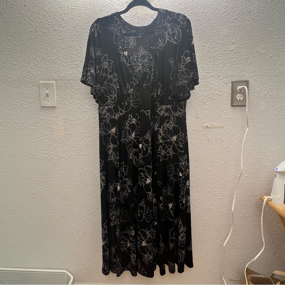 Torrid Black and White Floral Midi Dress